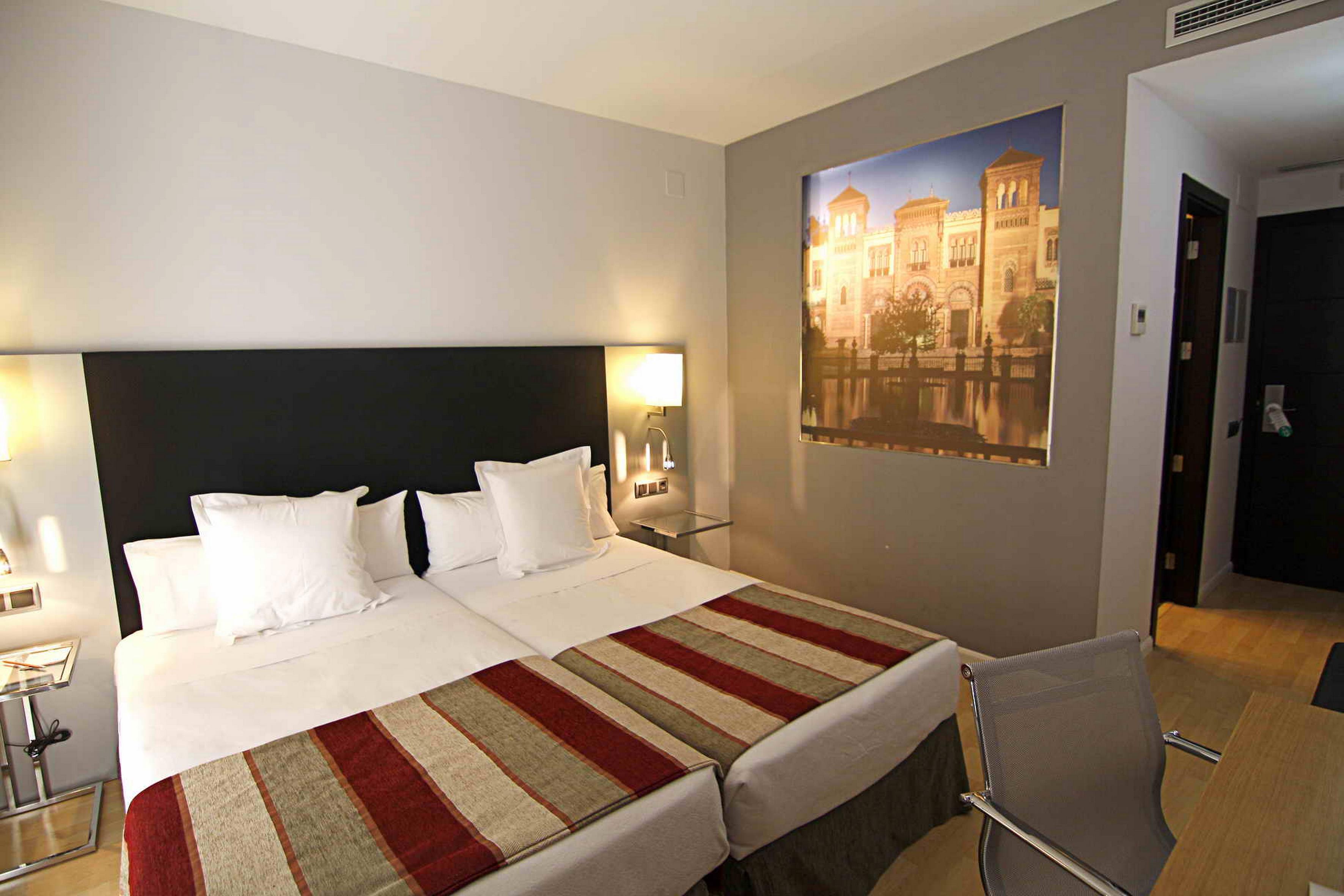 Hotel San Gil Севилья Экстерьер фото