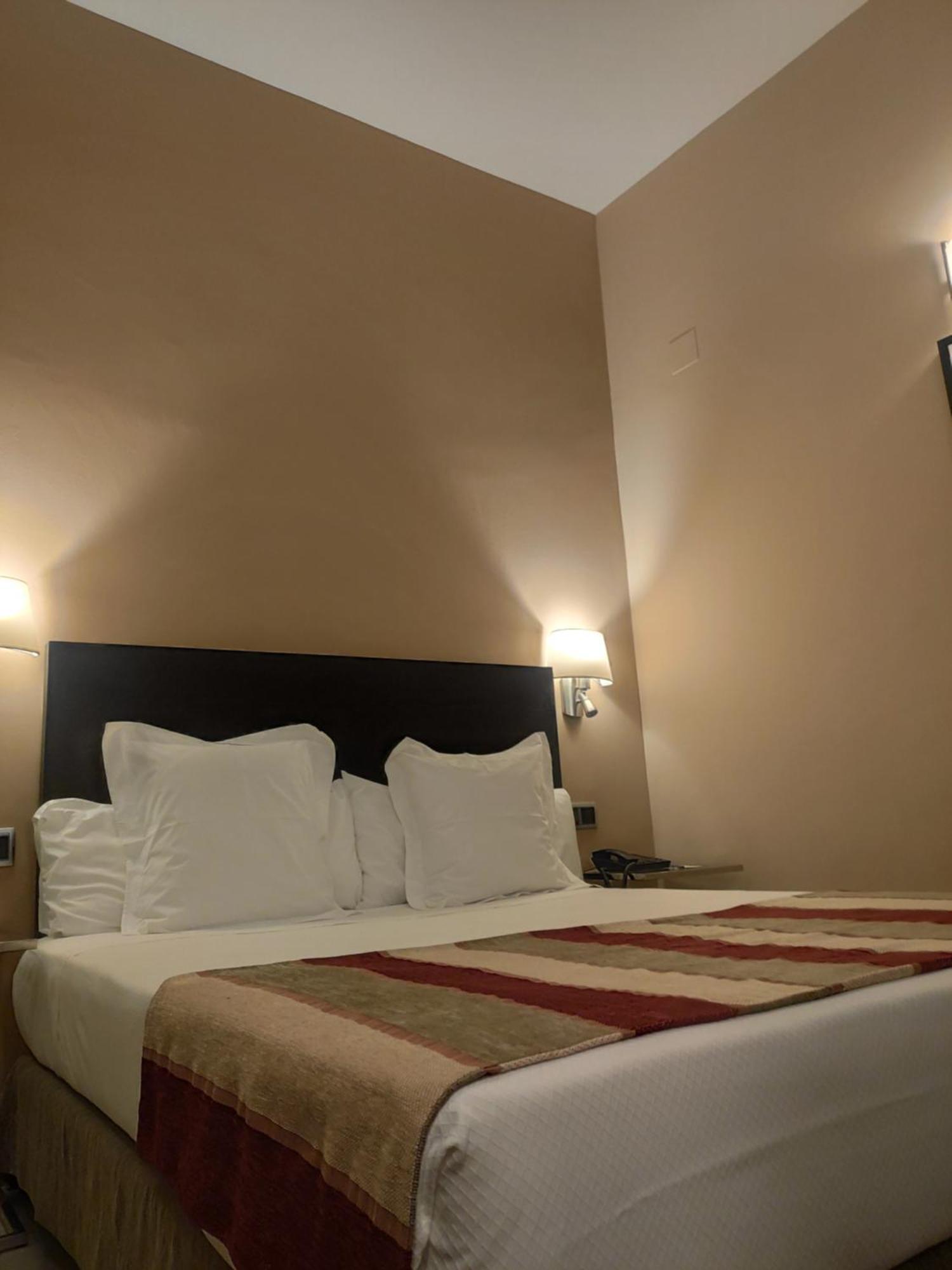 Hotel San Gil Севилья Номер фото